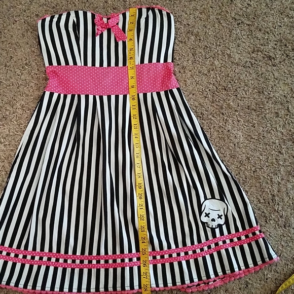Sourpuss Party Skull Dress Pinup Rockabilly NWOT - Picture 4 of 7